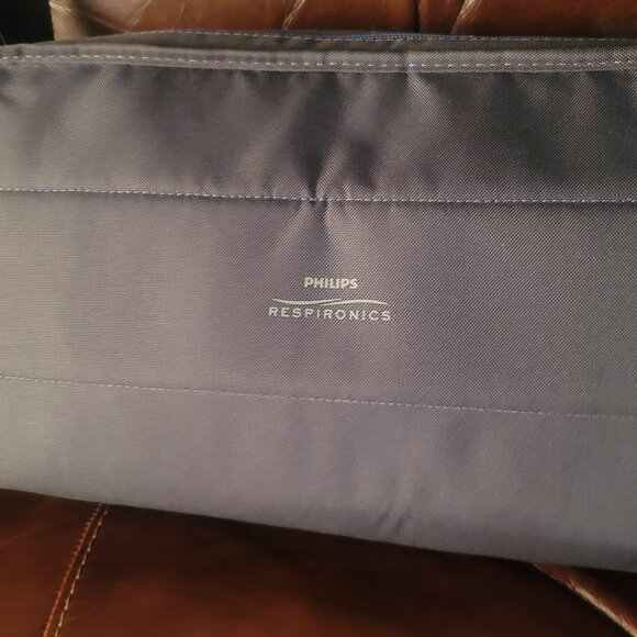 Philips DreamStation CPAP with Accessories - Picture 2 of 15